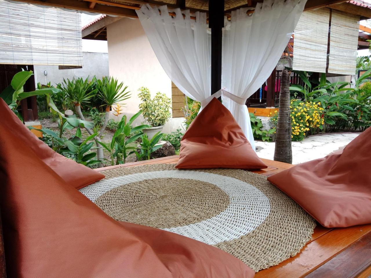 Ferienwohnung Zifa Mandalika Kuta  Exterior foto