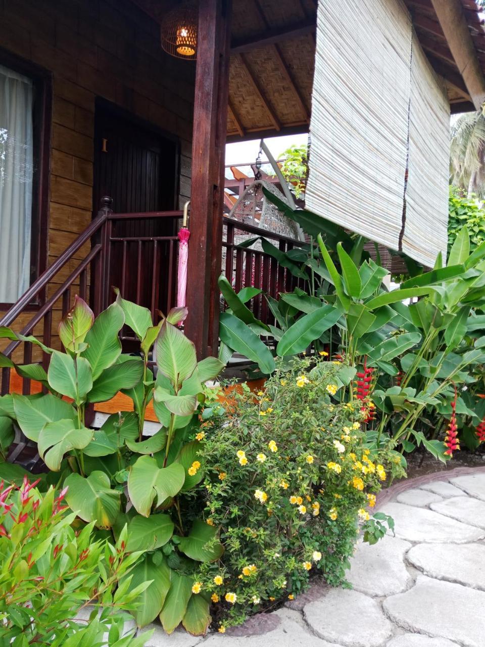 Ferienwohnung Zifa Mandalika Kuta  Exterior foto